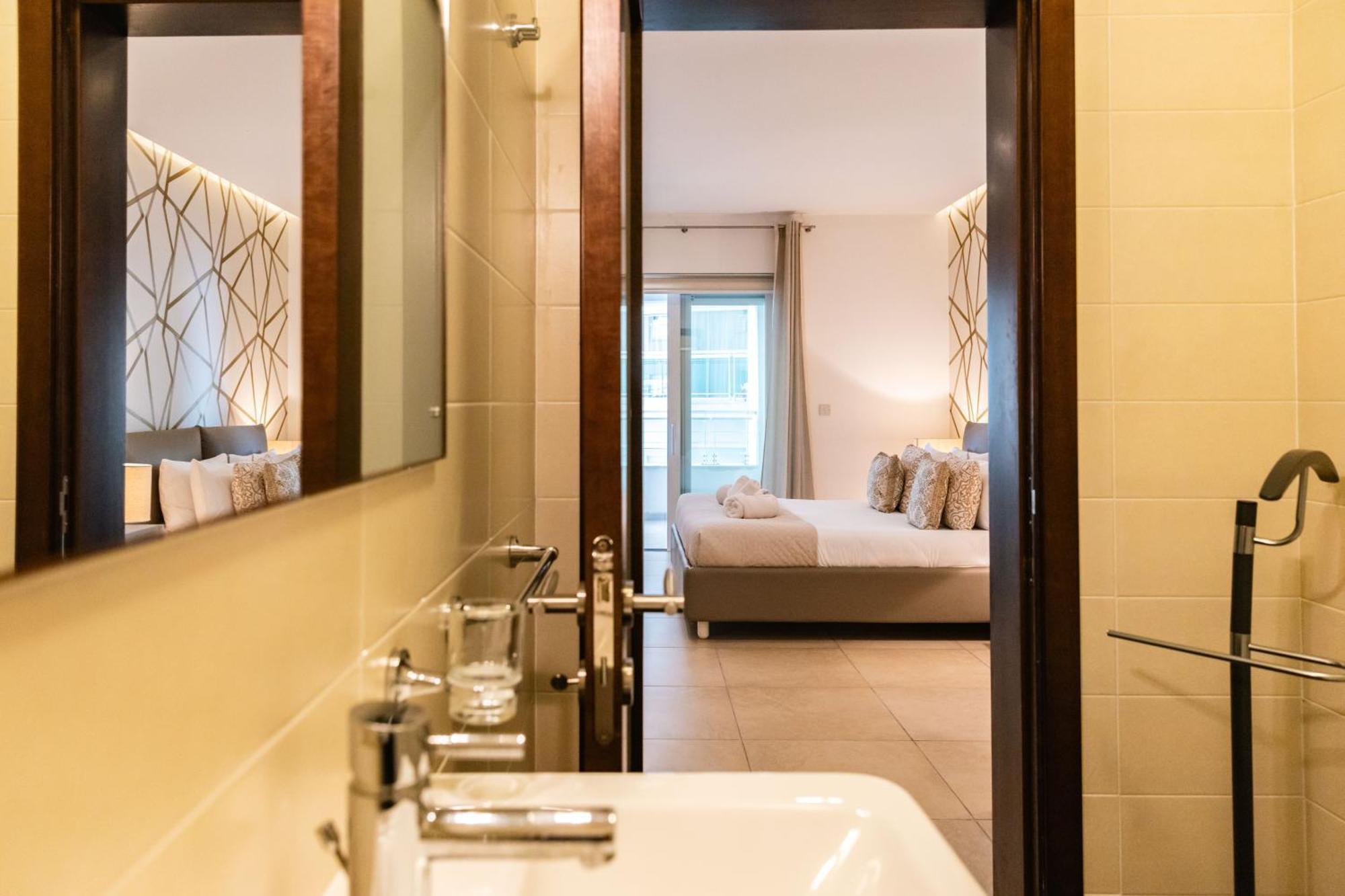 Luxury Seafront 3Br With Pool By Arcobnb Sliema Esterno foto